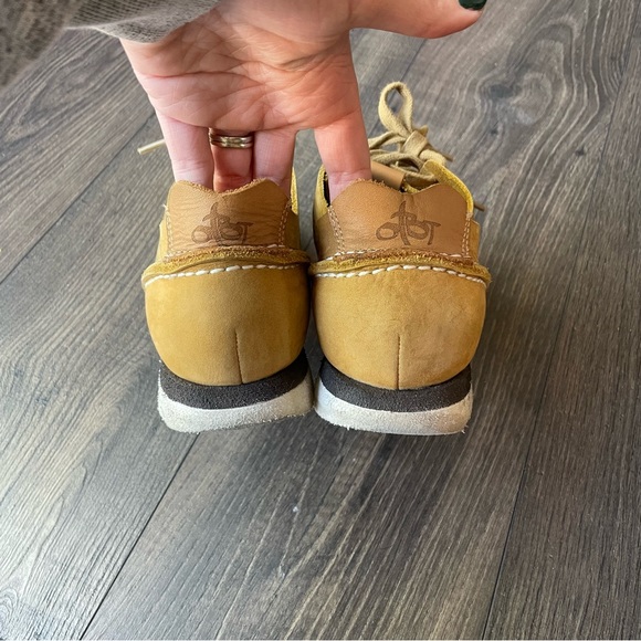 OTBT Khora Nubuck Lace Up Sneaker Tennis Shoe - Picture 4 of 7